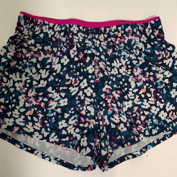 GapFit Running Shorts, Multi Floral Print, 3” Inseam - Picture 4 of 16